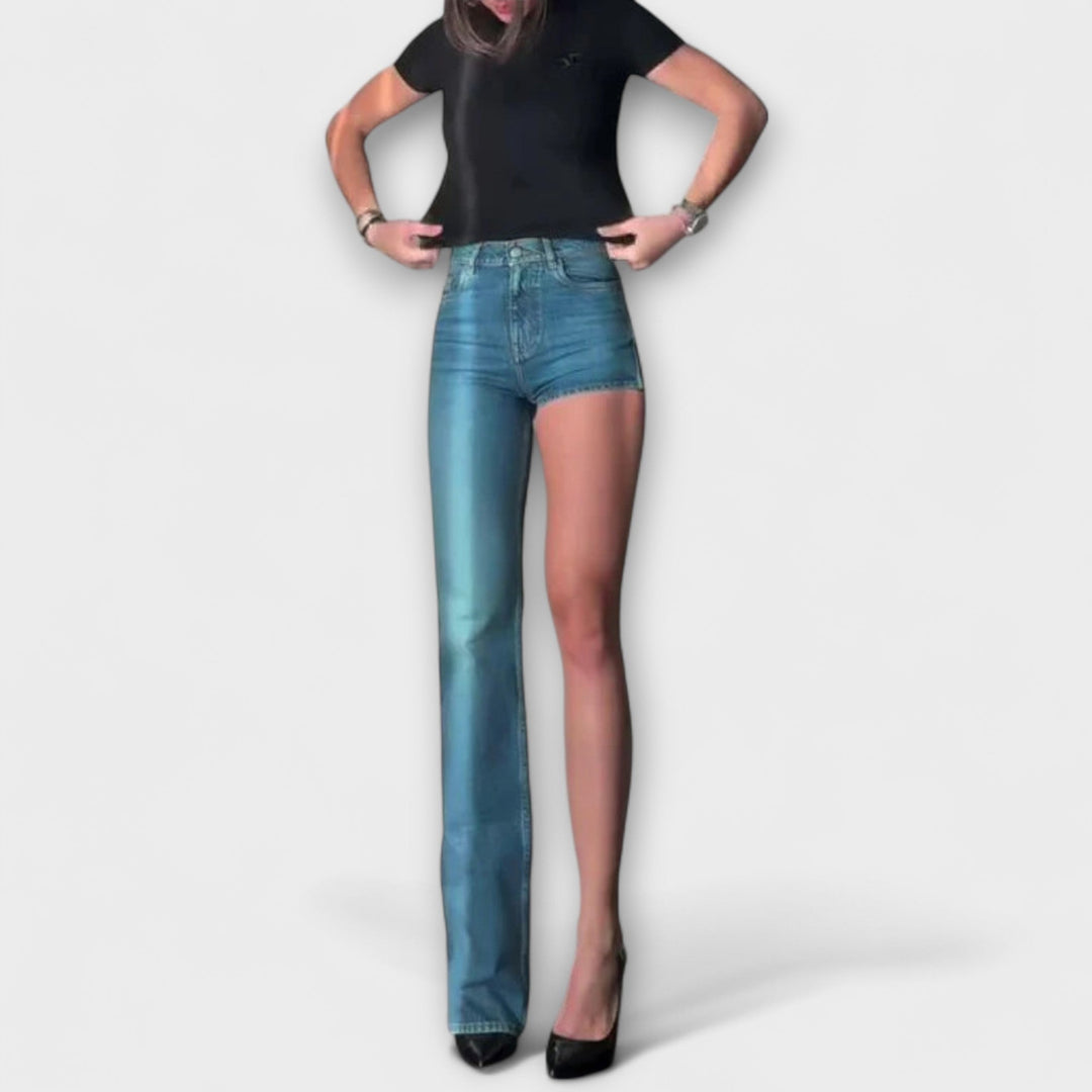 Astra - Trendige asymmetrische Denim-Shorts mit einem Schulterträger