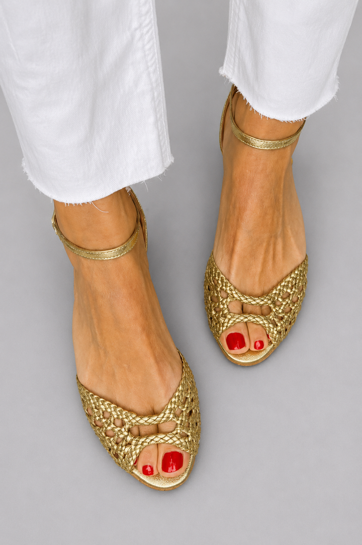 Eliane | Goldene Sandalen mit Flechtdesign