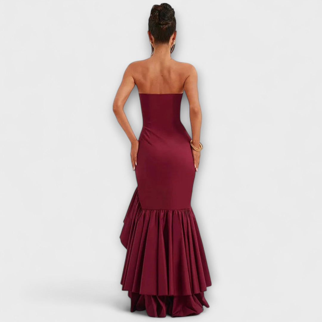 Zuri - Off-Shoulder Slim Fit Maxikleid mit asymmetrischem Saum